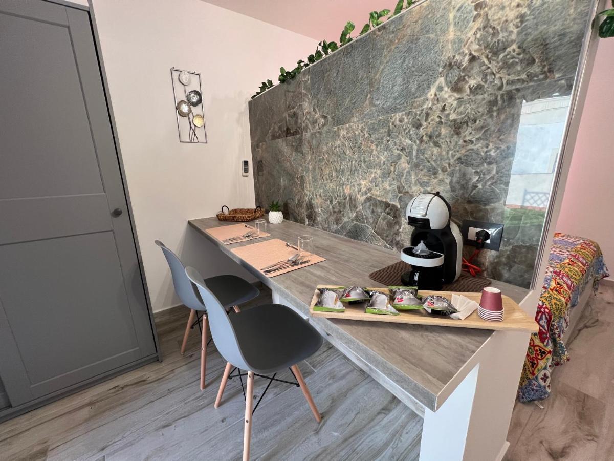 Ferienwohnung Loft Con Terrazzo A Livello Stazione Lecce Exterior foto