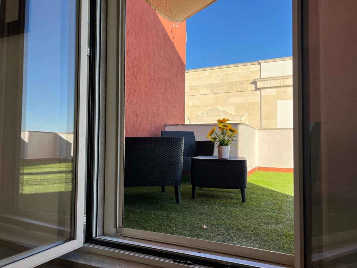 Ferienwohnung Loft Con Terrazzo A Livello Stazione Lecce Exterior foto